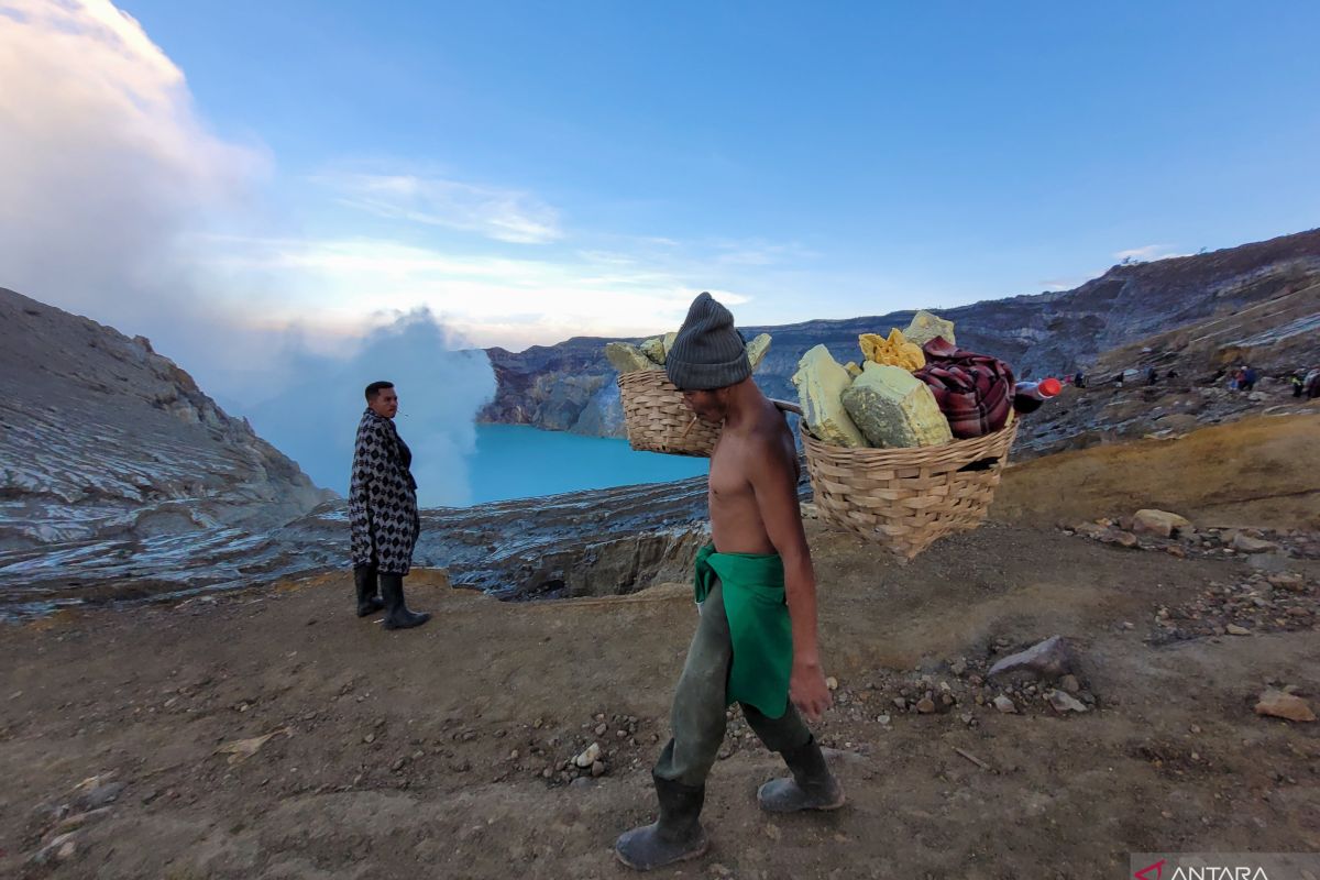 Kunjungan wisata Kawah Ijen di Jawa Timur ditutup sementara