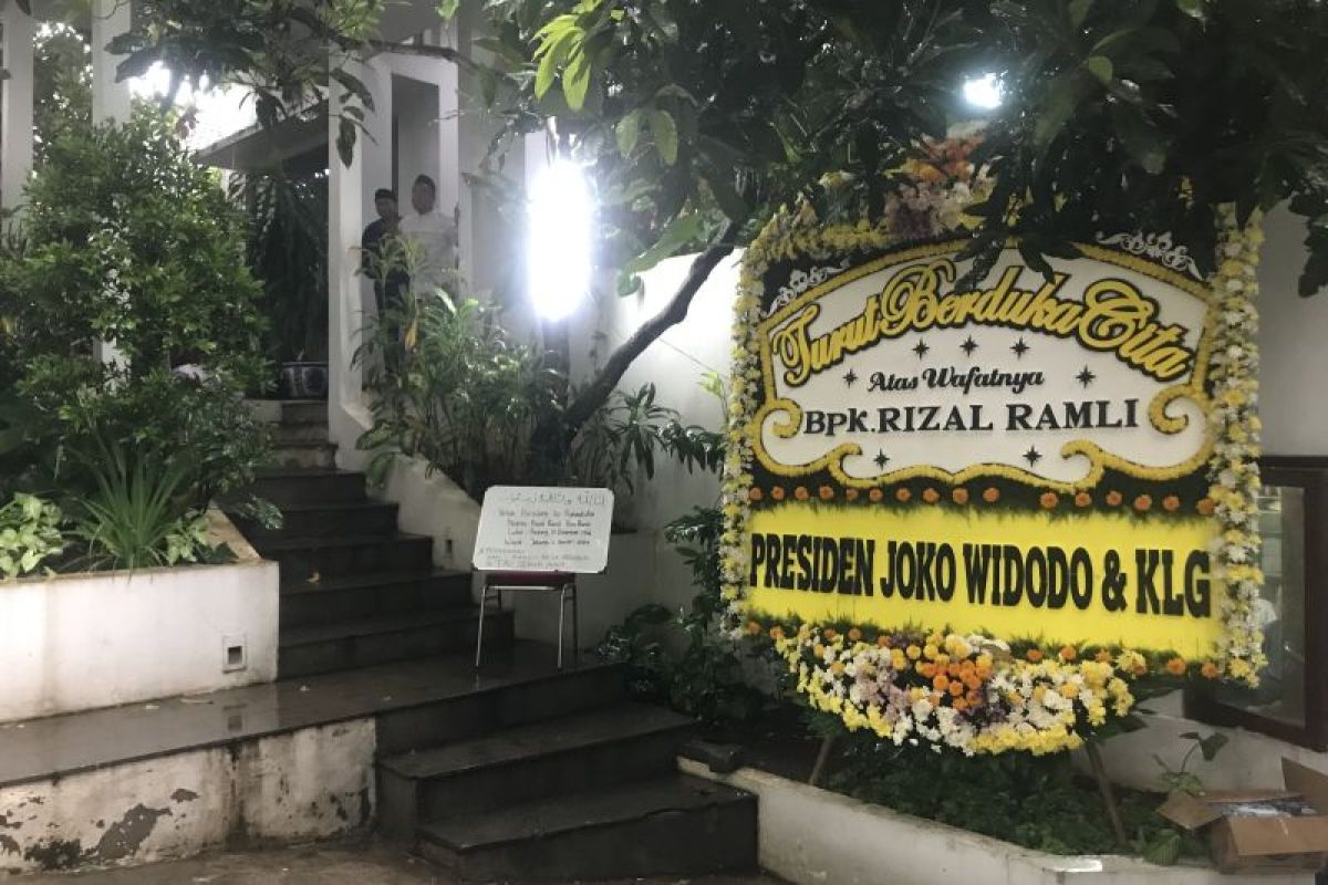 Jenazah Rizal Ramli dimakamkan di TPU Jeruk Purut pada Kamis