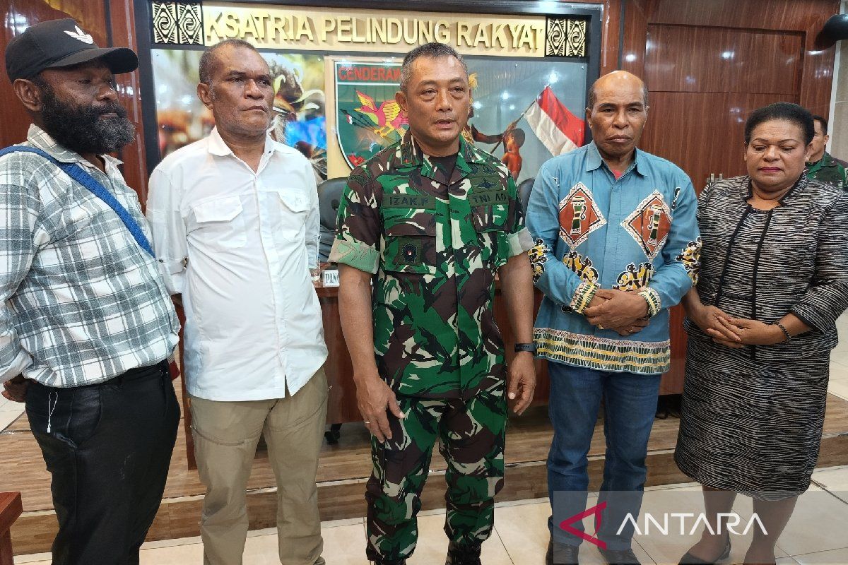 Pangdam XVII minta tokoh adat bantu jaga keamanan di wilayahnya