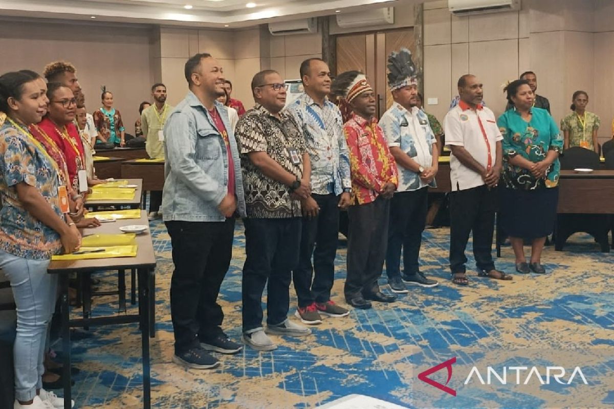 Dispar Biak latih 40 pengusaha ekraf kiat pemasaran digital branding