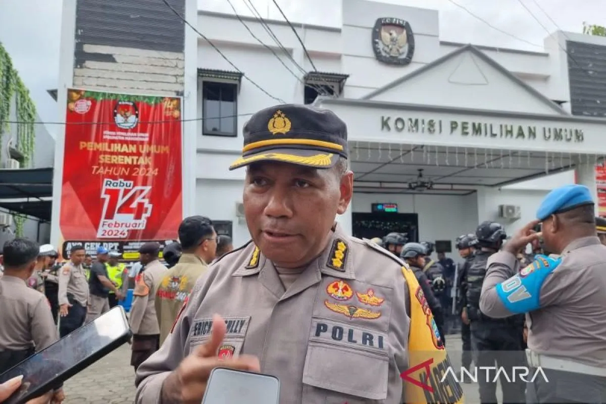 west-papua-police-deploy-385-personnel-to-secure-ballot-distribution