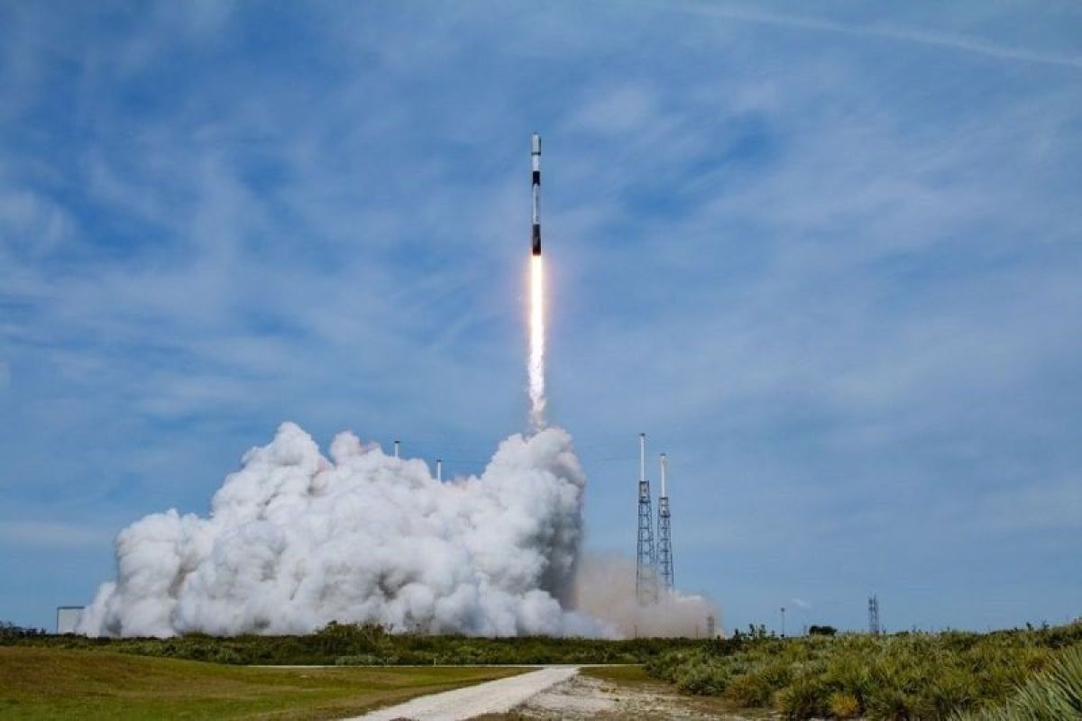 SpaceX telah luncurkan satelit pertama dengan kemampuan langsung ke seluler