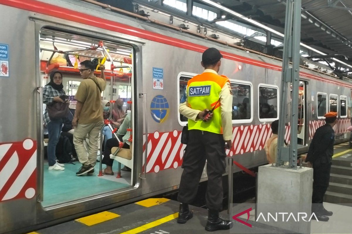 KAI  Commuter tambah perjalanan jadi 12 kali dari Stasiun Palur