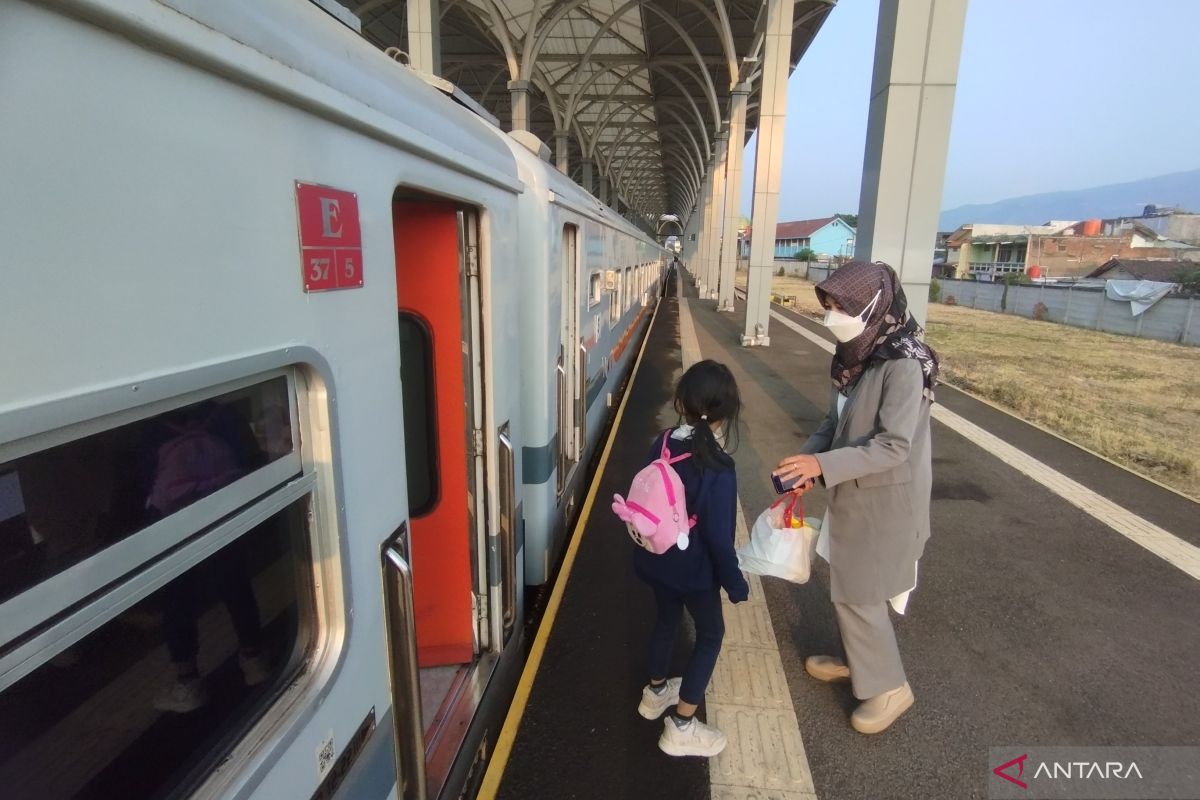 Layanan KA di Stasiun Garut normal setelah tabrakan KA di Bandung