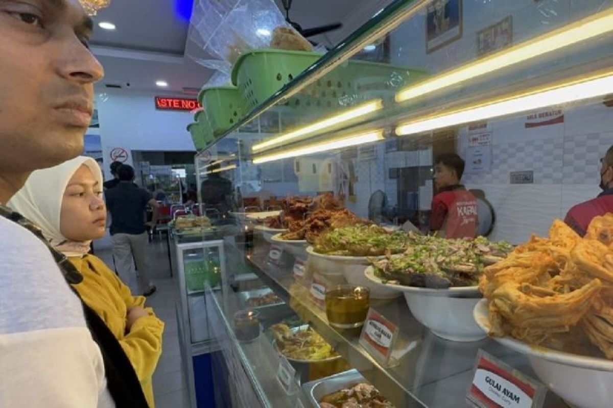 Menikmati sajian nasi kapau di pusat kota Kuala Lumpur