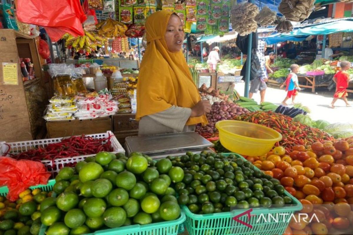 Disperindag Mimika lakukan pemantauan harga bahan pokok