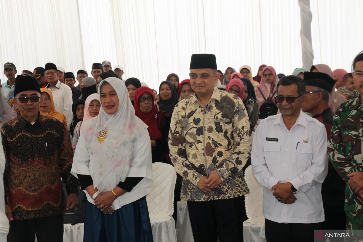 Legislator RI dan BKKBN jadikan Magek Agam daerah sosialisasi penurunan stunting pertama di 2024