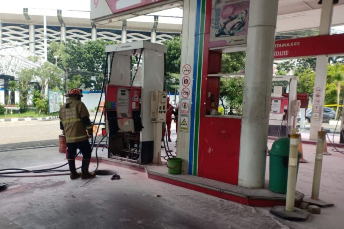 Polisi amankan kabel dari lokasi ledakan SPBU Undip