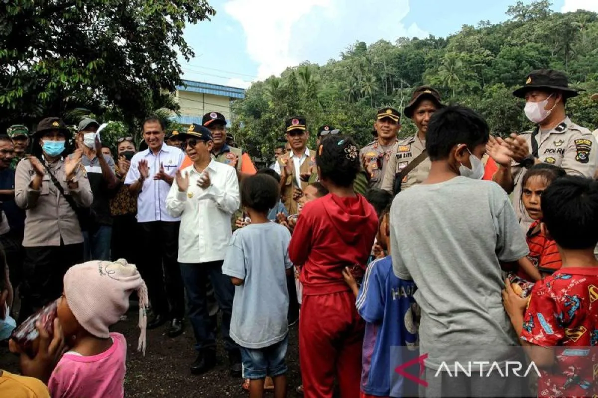 5464-evacuated-due-to-lewotobi-volcano-eruption-in-ntt