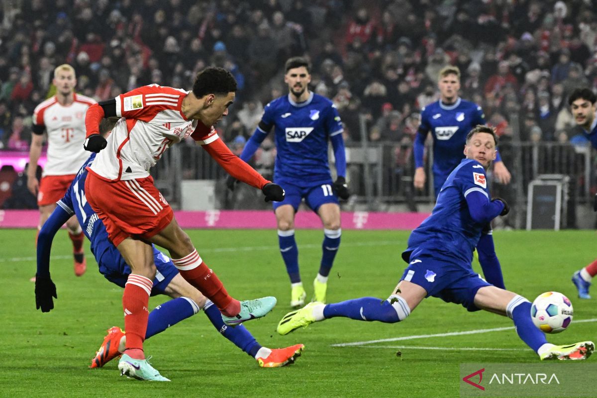 Bayern menang 3-0 atas Hoffenheim, guna kenang Franz Beckenbauer