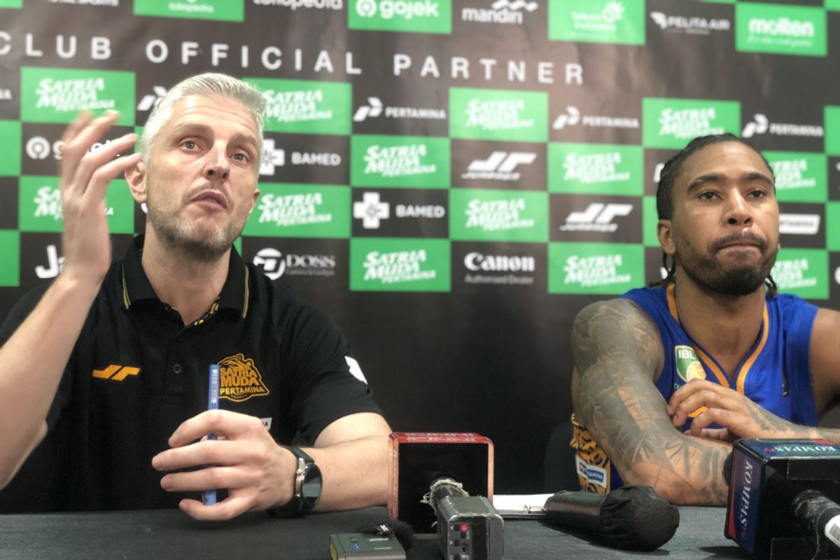Manuel Pena puas dengan kemenangan Satria Muda pada laga perdana IBL