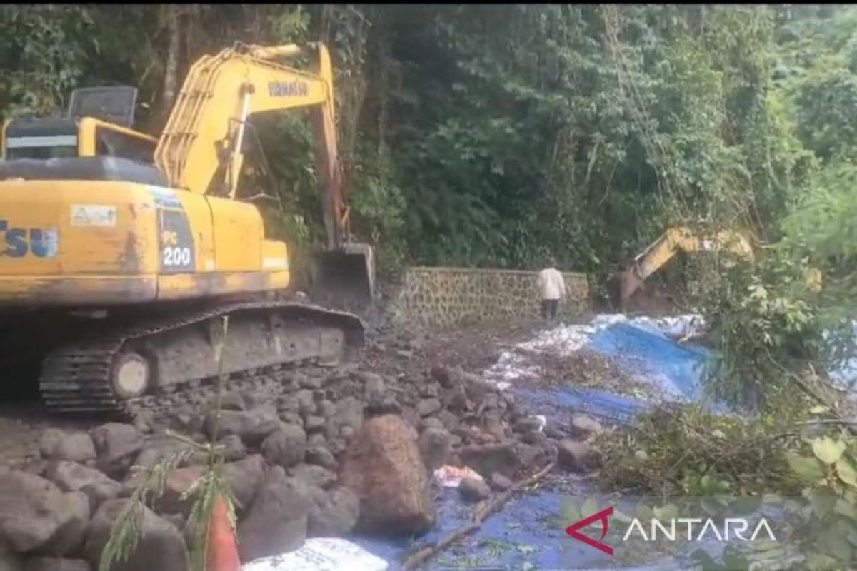 Satlantas larang kendaraan roda enam melintas di Liku Sembilan Bengkulu