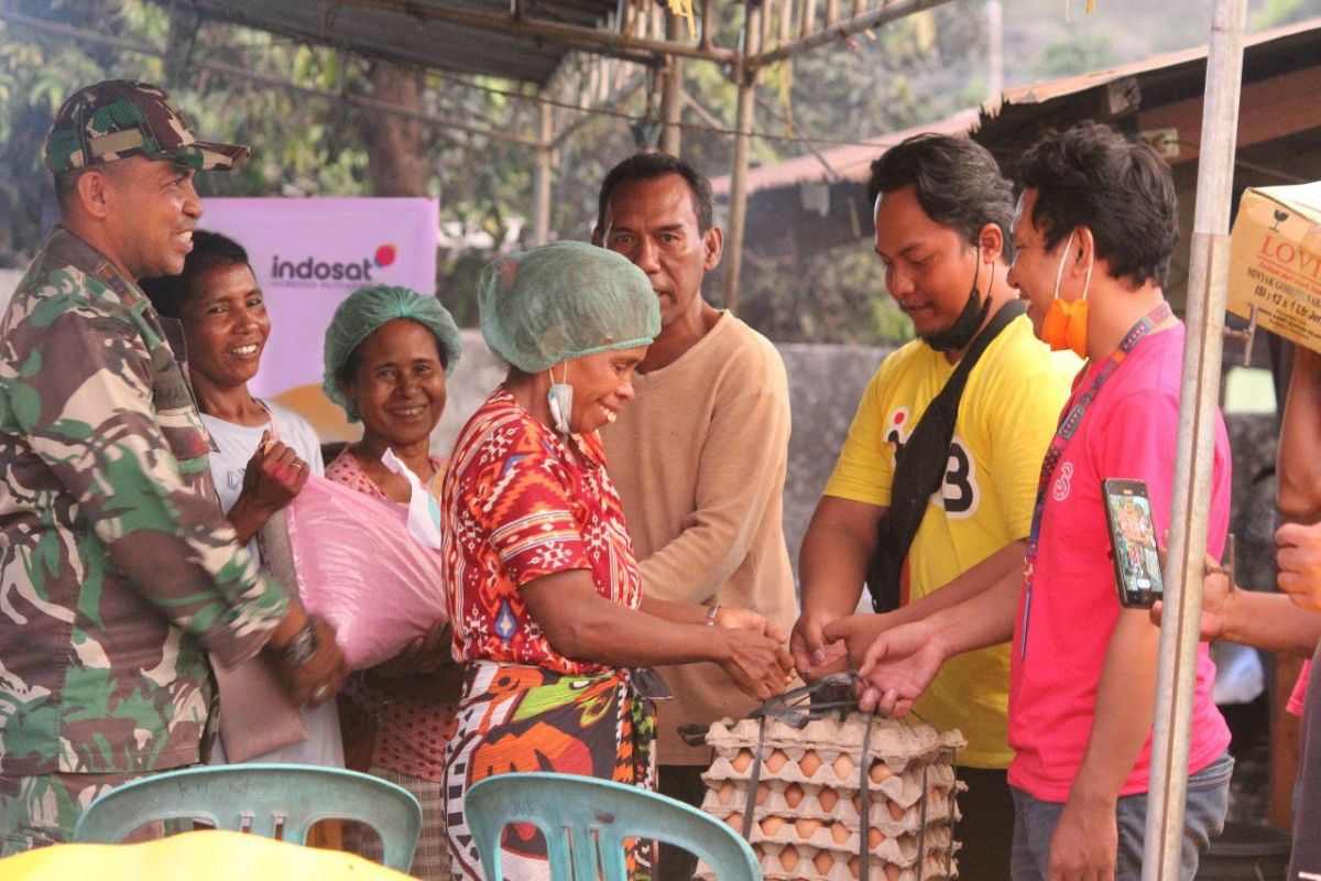 Indosat salurkan bantuan untuk korban erupsi gunung Lewotobi di Flores Timur