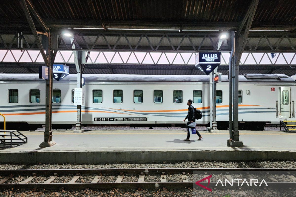 Tiga kereta di Daop Semarang terlambat akibat KA  Pandalungan anjlok