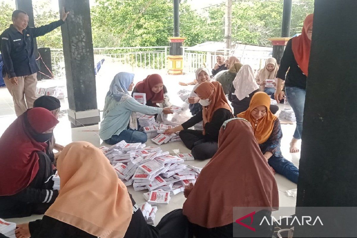 KPU Mubar rampungkan pelipatan surat suara hingga 15 Januari