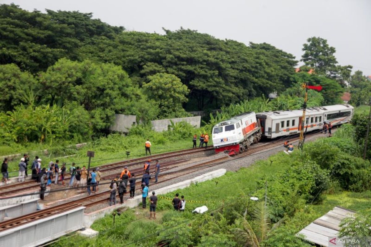 Proses evakuasi Kereta Api Pandalungan selesai, jalur KA sudah bisa dilintasi