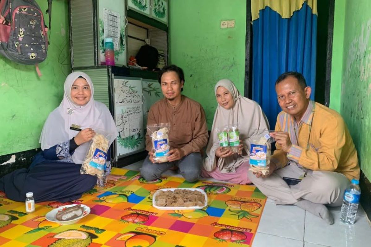 Disperin NTB motivasi tiga IKM potensial naik kelas