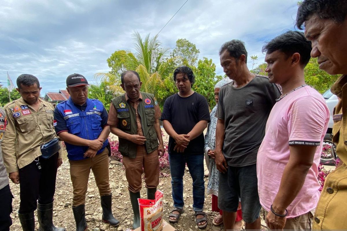 Pemkab Kolaka Utara salurkan bantuan ke warga terdampak banjir