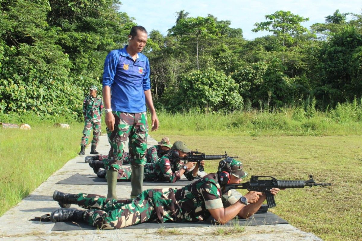 Lanud Timika gelar latihan menembak 100 meter