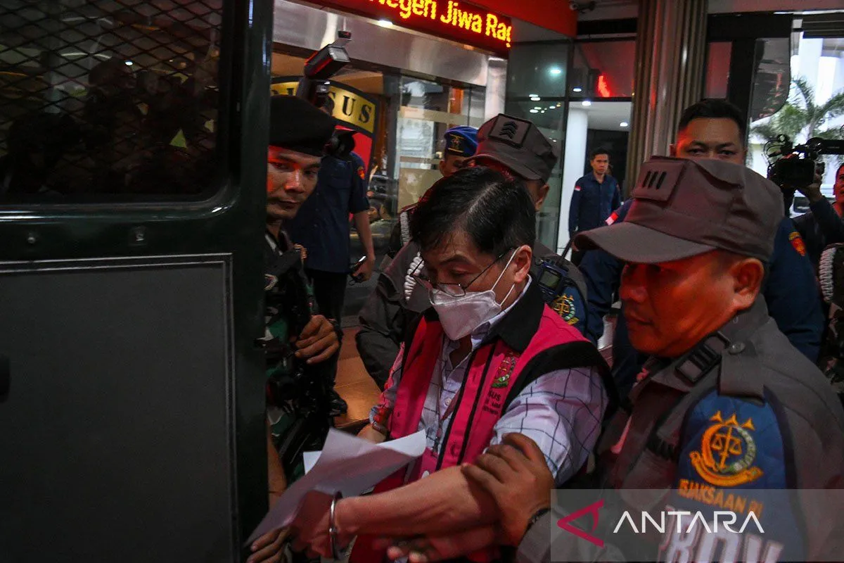 ago-names-budi-said-suspect-in-antam-gold-scandal