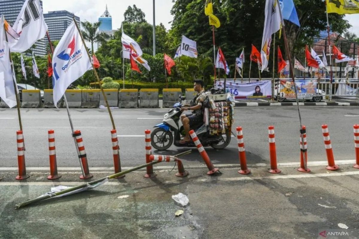 Parpol diimbau tertibkan sendiri alat peraga kampanye di zona terlarang