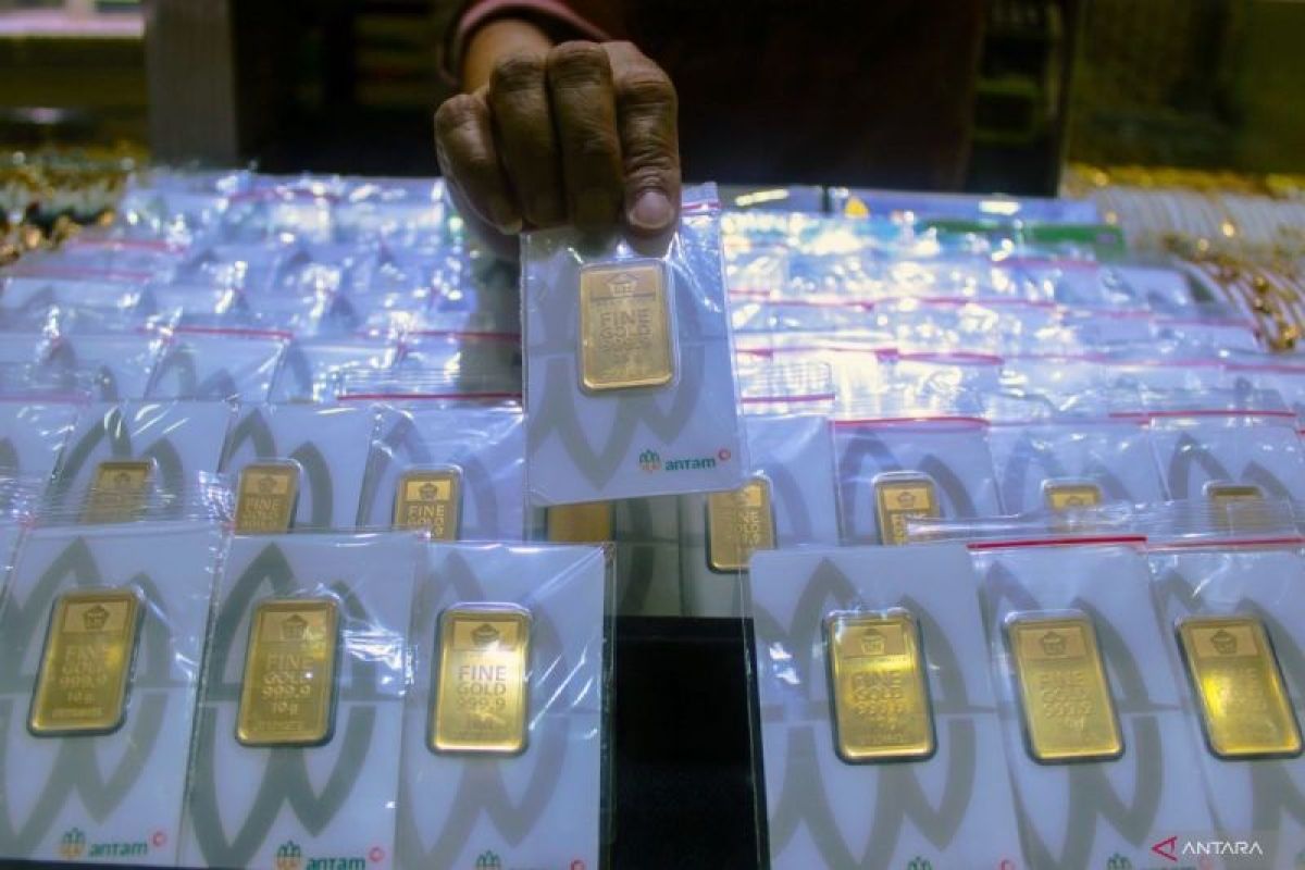 Merosot, harga emas Antam