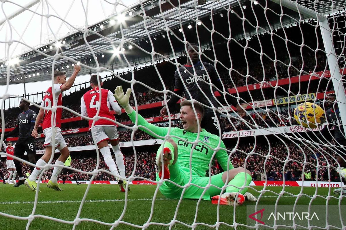 Liga Inggris - Nottingham Forest menang 1-0 atas Palace akibat blunder Dean Henderson