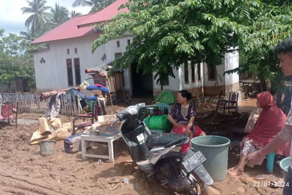 Sebanyak 564 keluarga terdampak banjir di Tojo Una-una