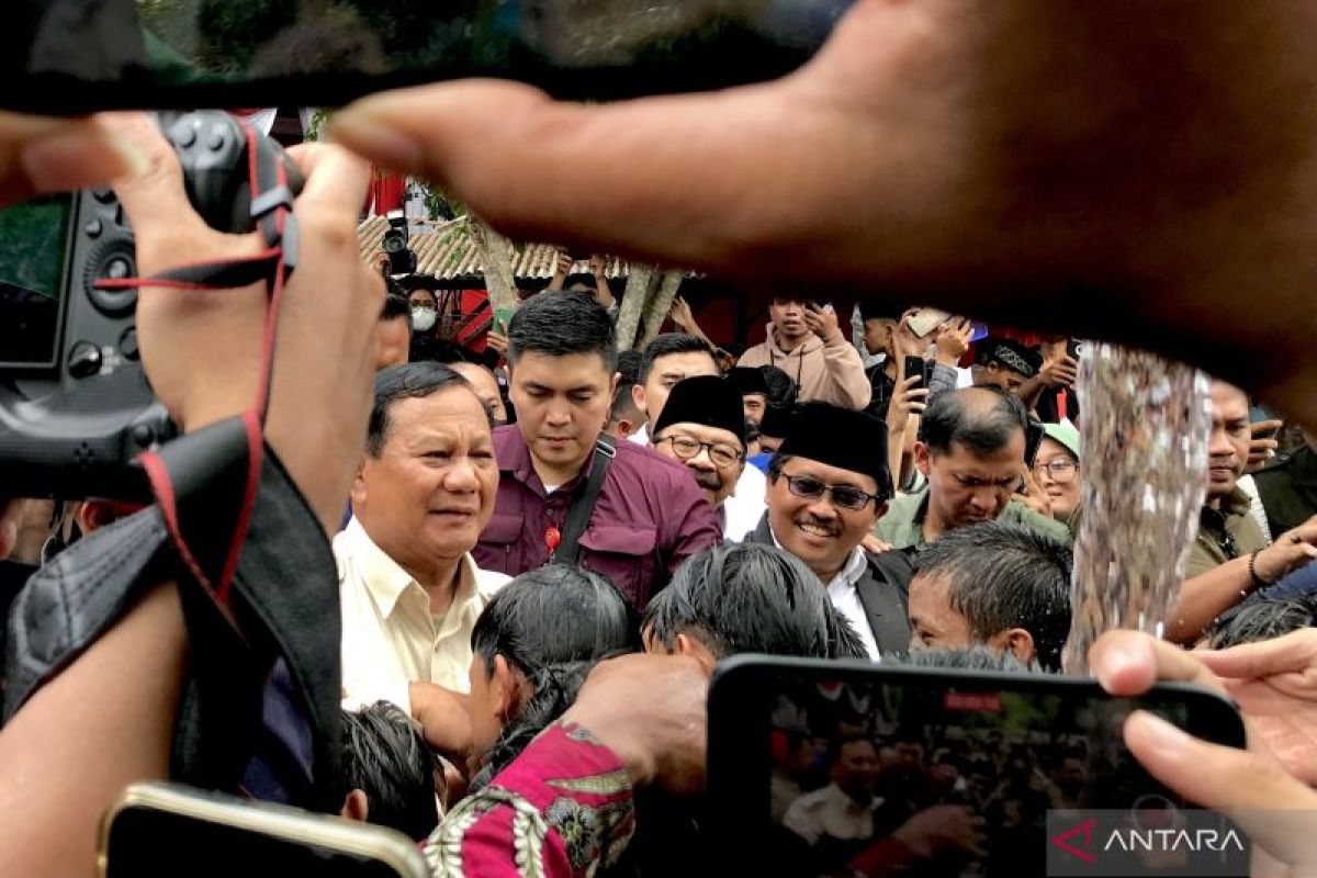 Prabowo tepis isu lagi sakit dengan berpose silat