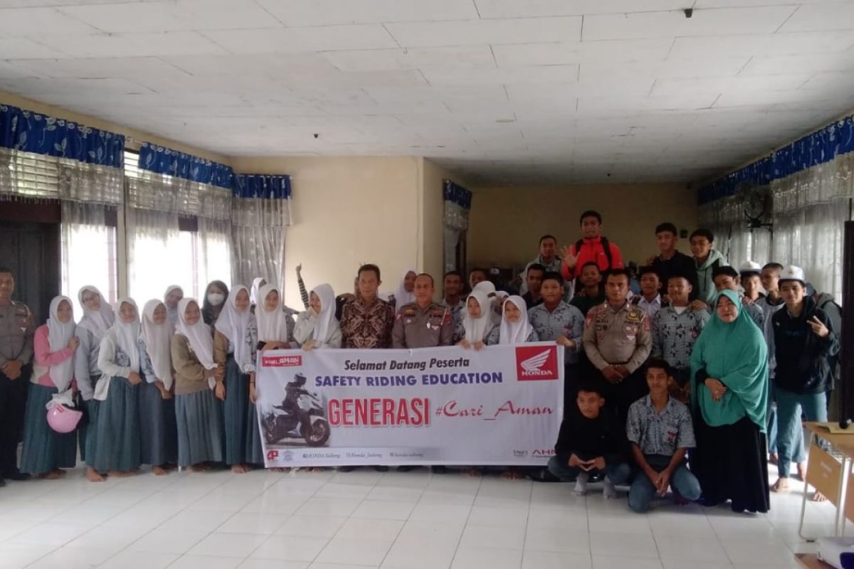 Honda ajak pelajar aman berkendara "Tema sejak dini menjadi generasi #Cari_aman"