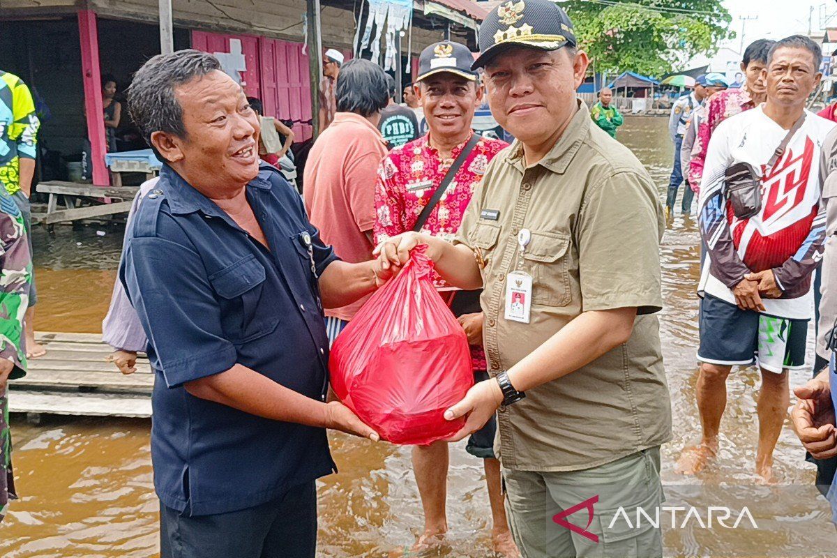 Pemkab Barsel distribusikan bansos ke sejumlah desa di dua kecamatan