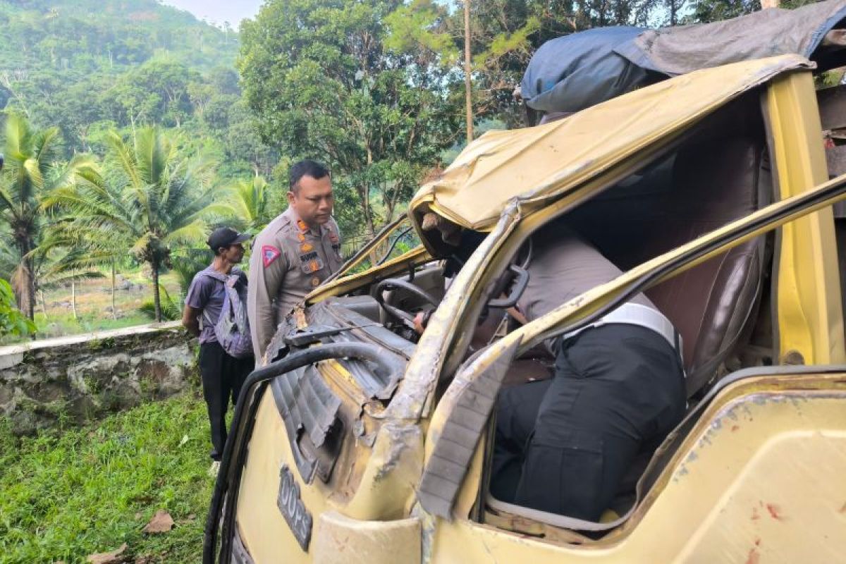 Truk bawa peziarah kecelakaan di Bandung Barat. lima orang meninggal