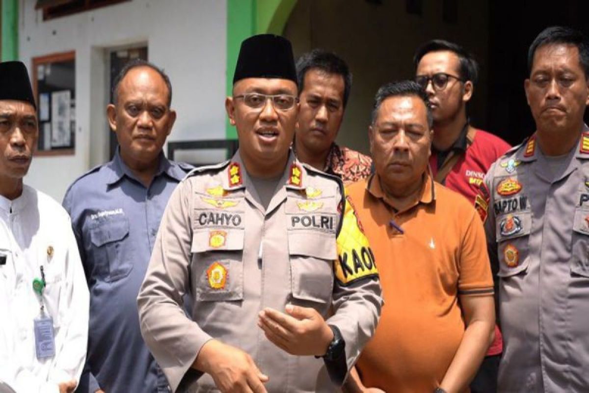 Polres  Batang inisiasi pembinaan rohani anak diversi di ponpes