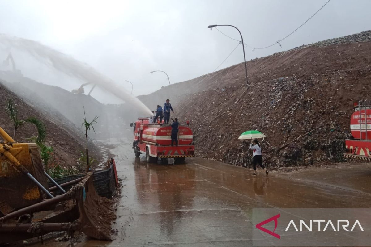 Pemkot Makassar semprot eco enzyme di TPA Tamangapa Antang