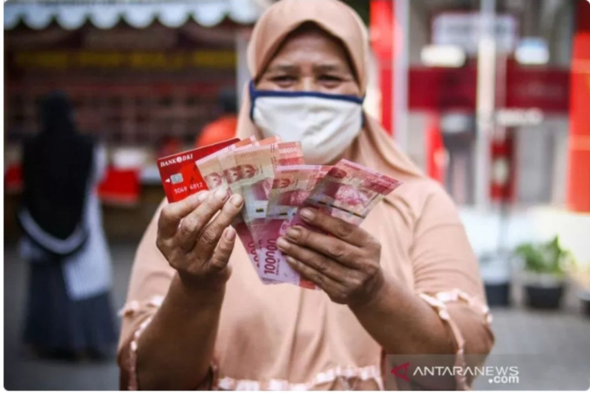 DKI kemarin, Sirekap siap digunakan hingga penundaan penyaluran bansos