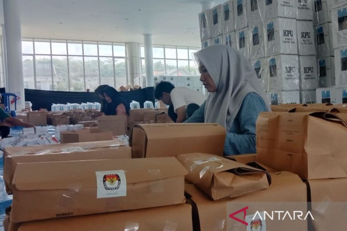 KPU Kudus: Pengemasan logistik  tinggal menunggu surat suara pengganti