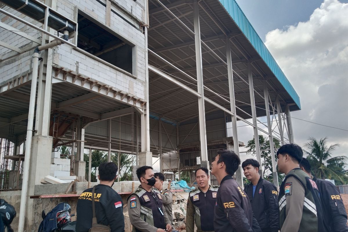 Pemkot hentikan sementara pembangunan sebuah  "cold storage"