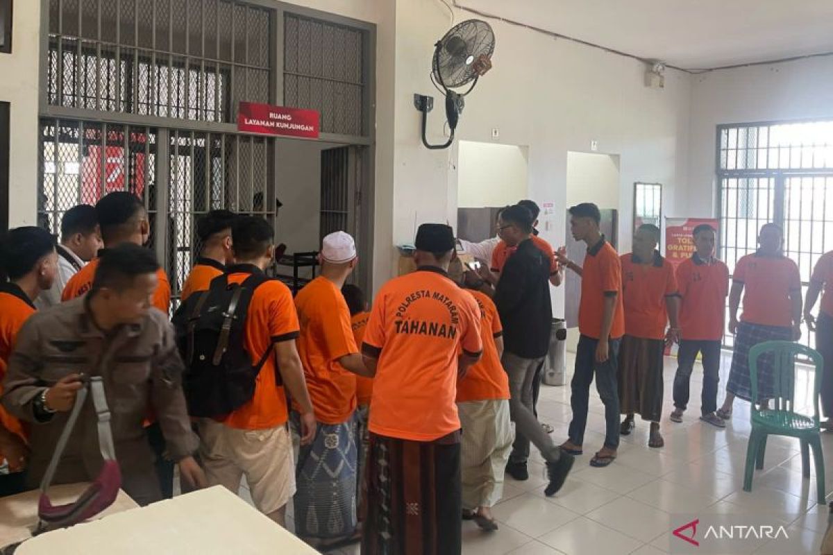 Barang bukti 20 tersangka aksi panah di Karang Taliwang dilimpahkan ke jaksa