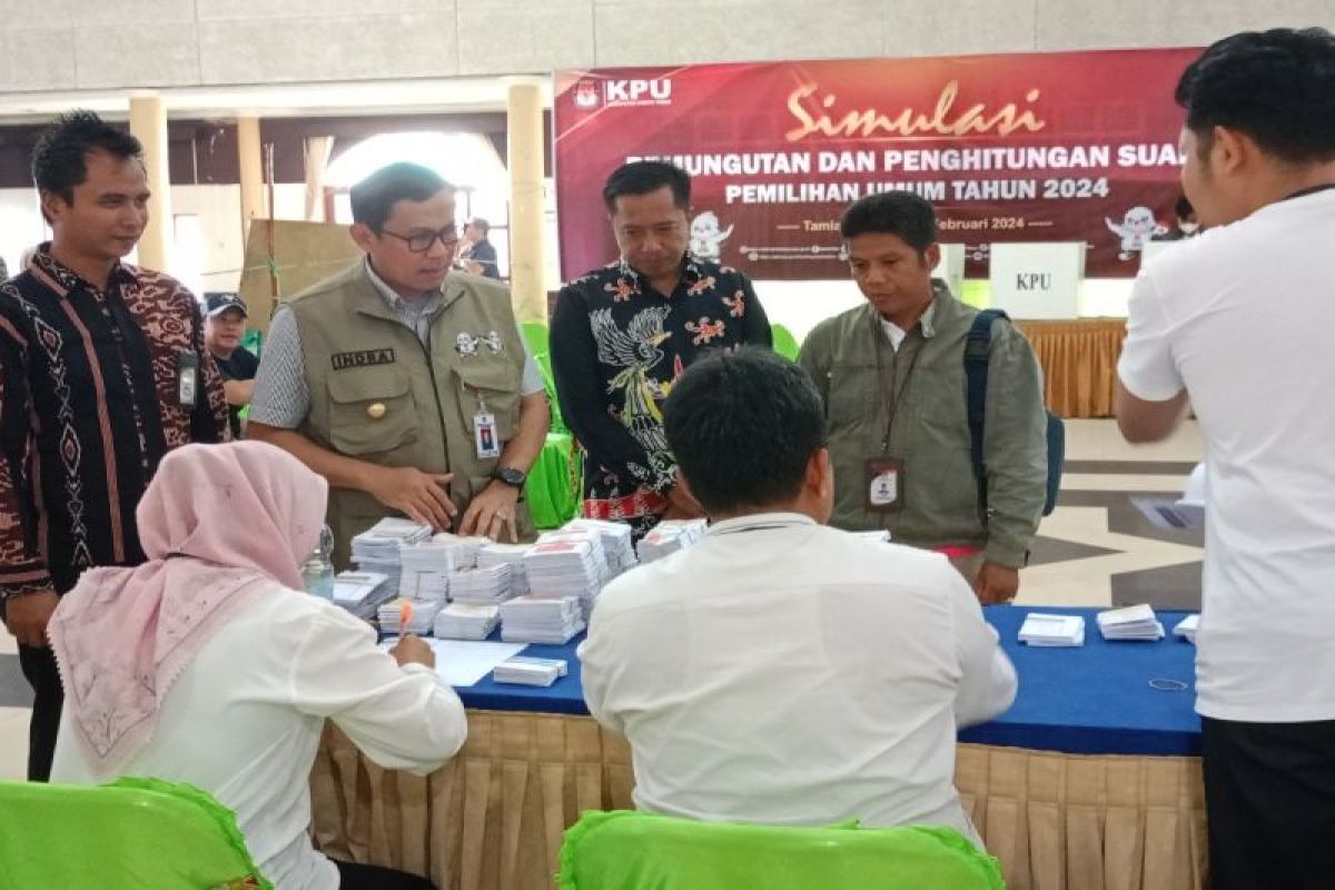 Penjabat Bupati Bartim berikan evaluasi dalam simulasi pemungutan suara