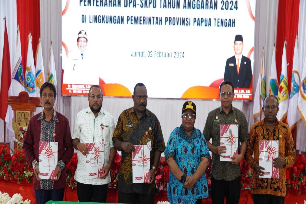 Penjabat Gubernur Papua Tengah serahkan DPA 2024 sebesar Rp4,8 triliun