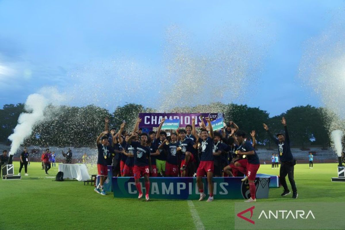 Tim Jakarta keluar sebagai juara Piala Soeratin U-17