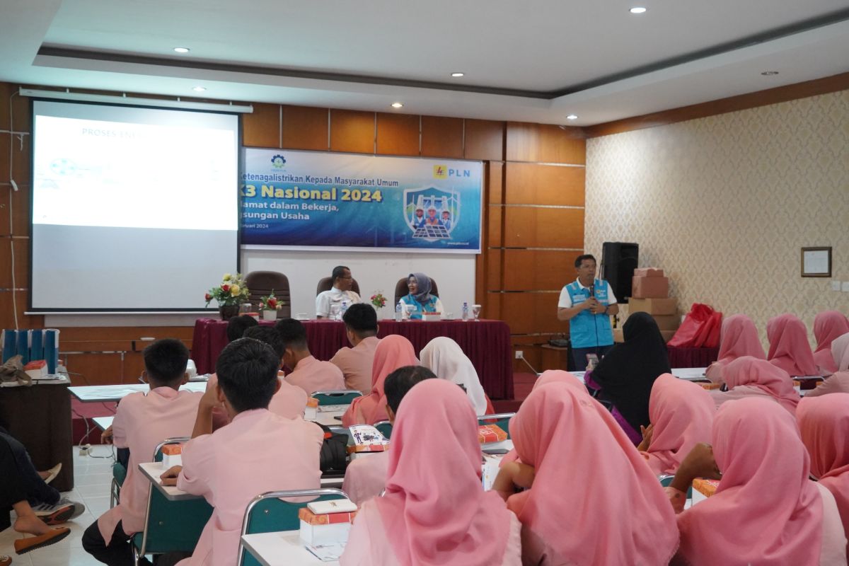 Budaya safety , PLN lakukan edukasi keselamatan ketenagalistrikan di SMKN 6 Padang