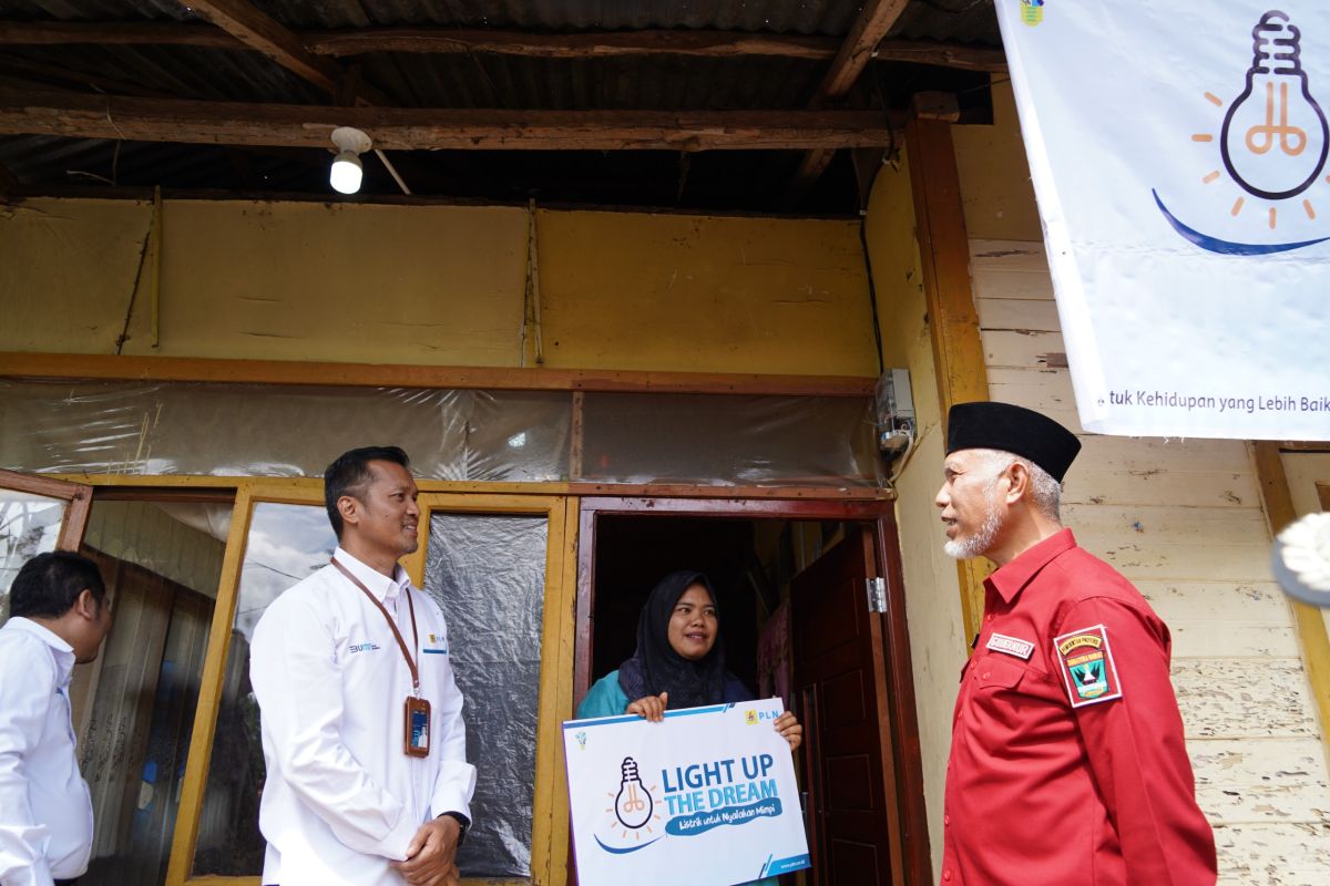 Kaleidoskop "Light Up The Dream" 2023, lebih dari 2000 rumah dapat listrik gratis dari PLN UID Sumbar