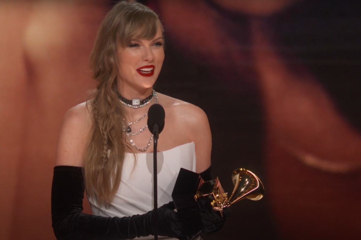 Taylor Swift raih penghargaan Album Pop Terbaik dan umumkan album baru