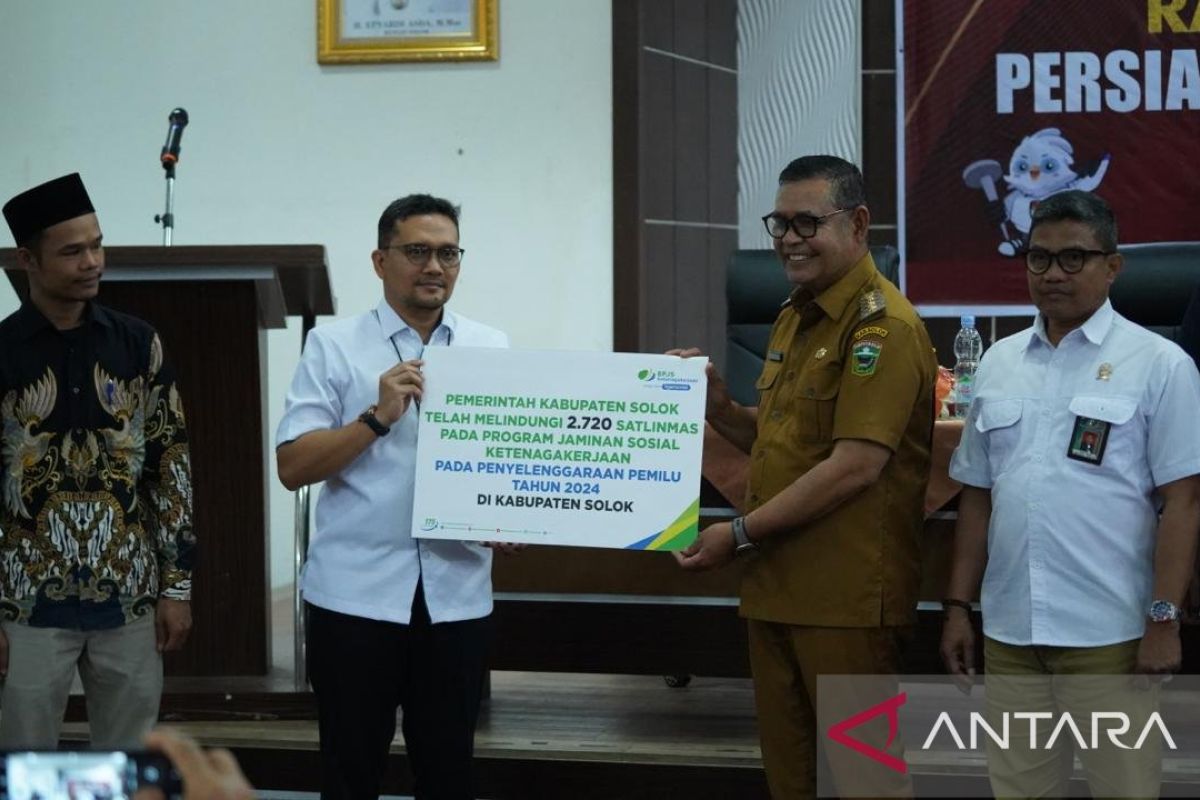 Pemkab Solok berikan jaminan sosial Rp17 miliar ke 2.720 Satlinmas