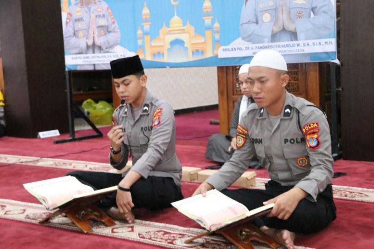 Doa bersama agar Pemilu damai dan peringatan Isra Mi'raj di Polda