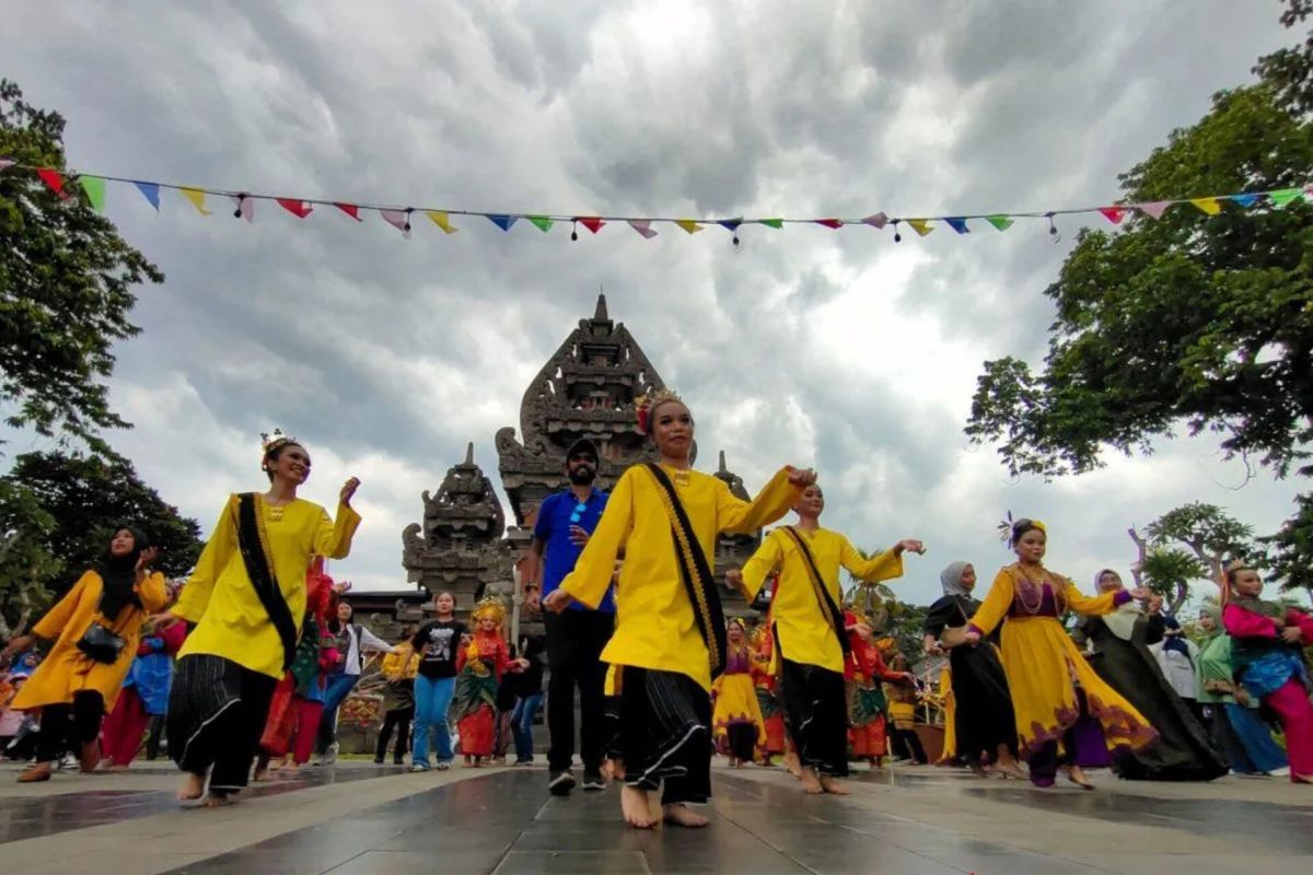 Pariwisata DKI komitmen tingkatkan layanan guna capai target wisatawan