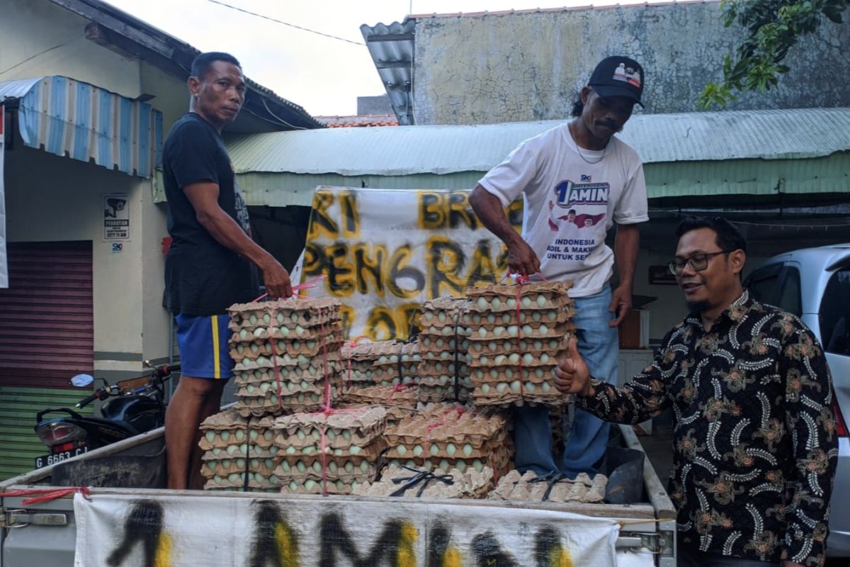 Kampanye akbar AMIN di JIS dapat sumbangan 10 ribu telur asin dari warga Brebes