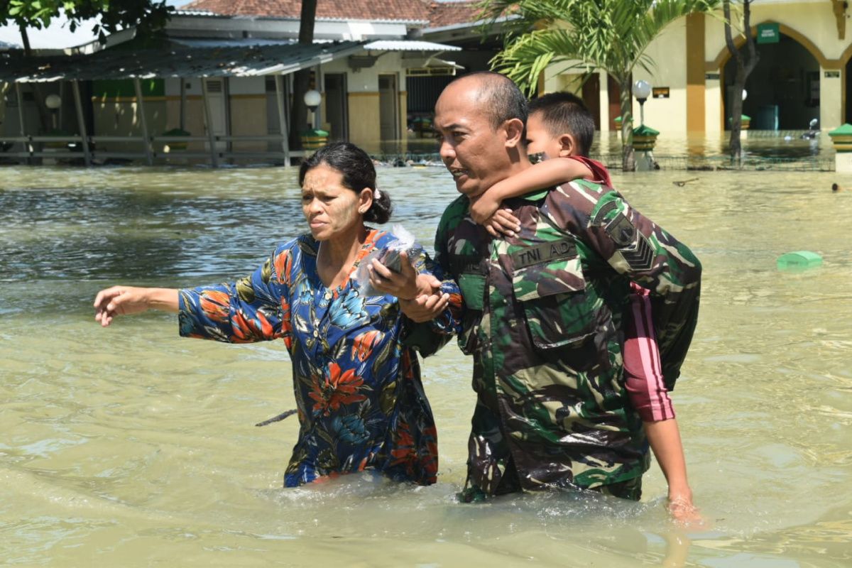 Pangdam  minta pengungsian yang layak bagi korban banjir Demak