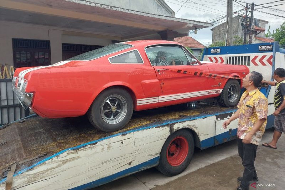 KPK menyita tujuh bidang tanah dan Ford Mustang milik Andhi Pramono